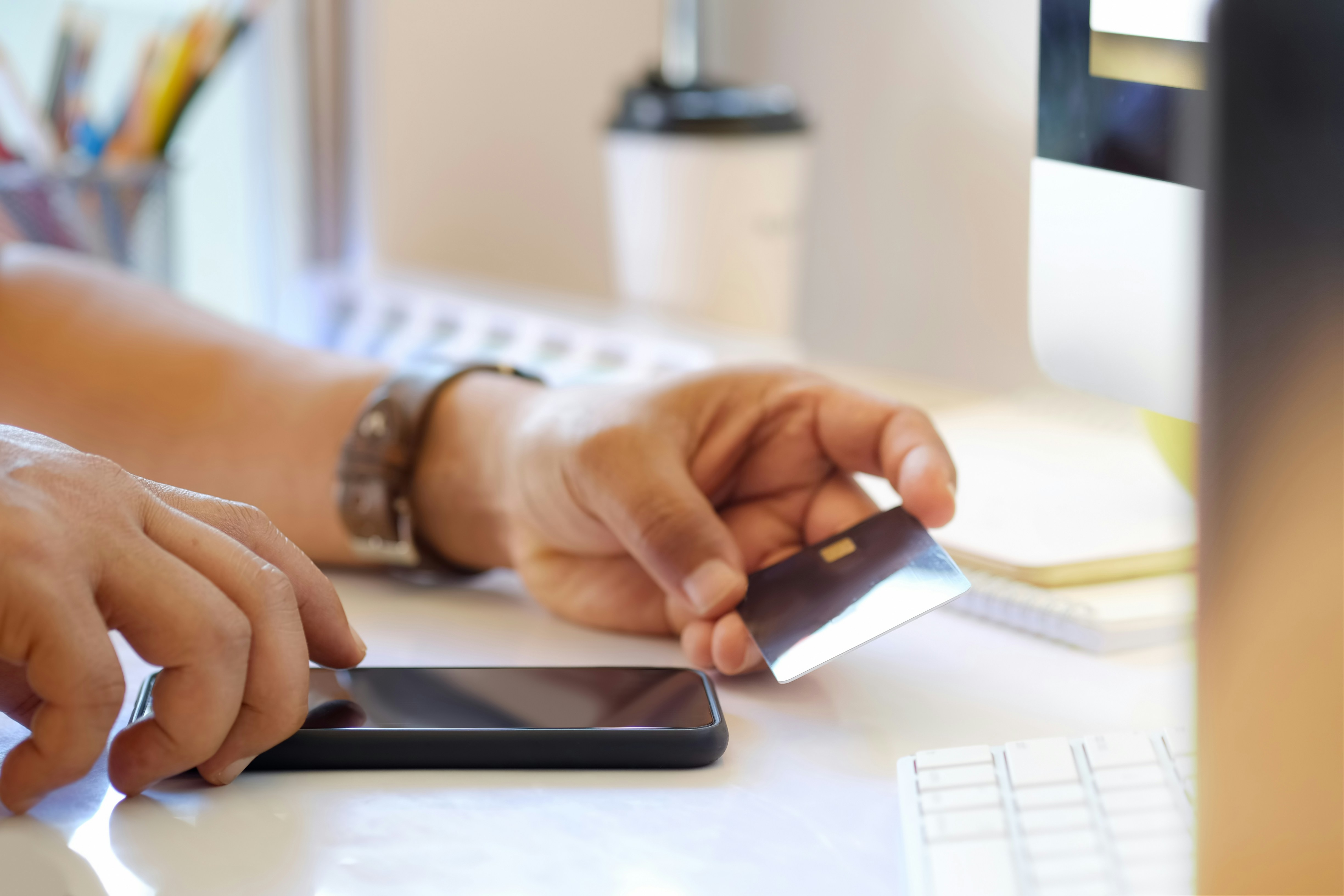 Foto - An�ncios falsos nas redes sociais: quem protege o consumidor?